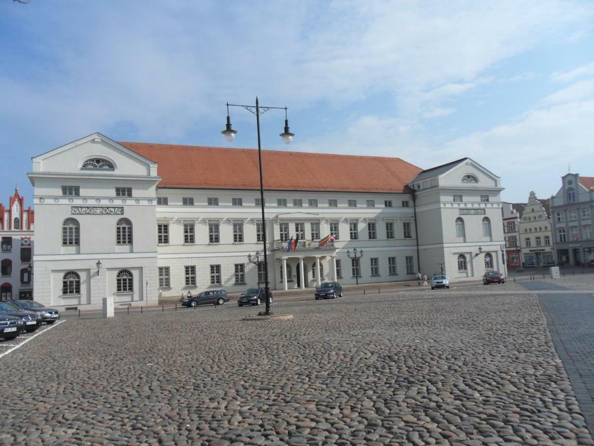 Korner 1 Mit Terrasse & Parkplatz - Abc27 By Abcwismar Apartment Exterior foto